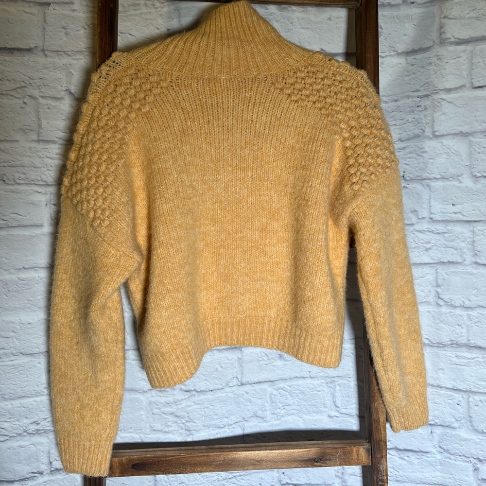 Women’s Free People Sweater- Medium - Picture 1 of 3